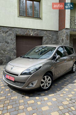 Минивэн Renault Grand Scenic 2009 в 