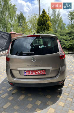 Минивэн Renault Grand Scenic 2009 в 