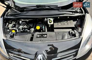 Минивэн Renault Grand Scenic 2012 в 