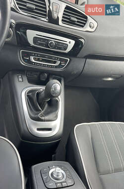 Минивэн Renault Grand Scenic 2014 в 