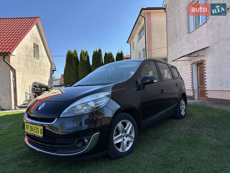 Минивэн Renault Grand Scenic 2013 в Ивано-Франковске
