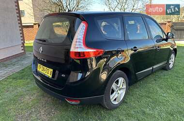 Минивэн Renault Grand Scenic 2013 в 