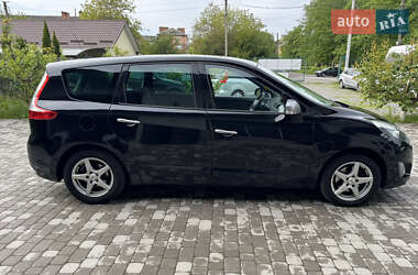Мінівен Renault Grand Scenic 2012 в 