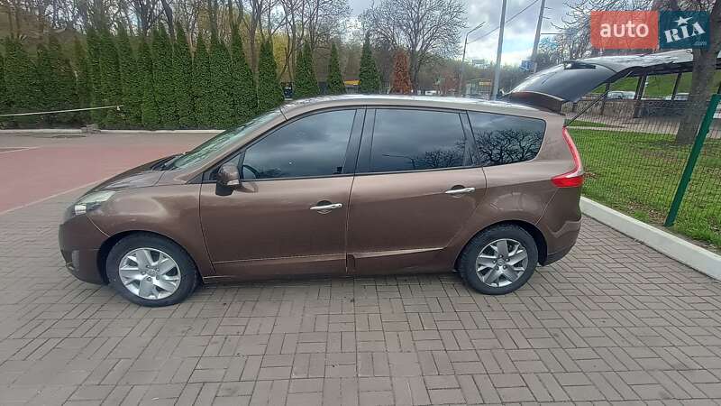 Renault Grand Scenic 2011