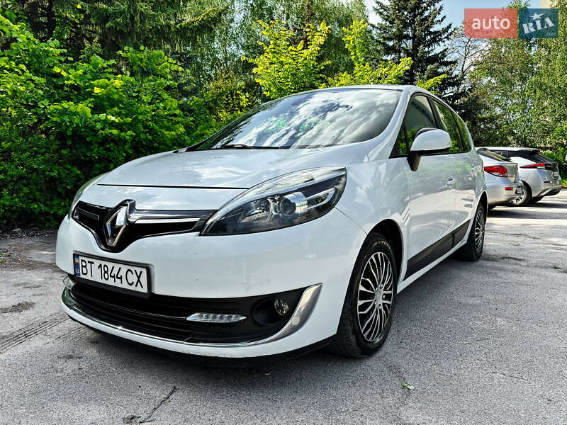 Минивэн Renault Grand Scenic 2012 в 