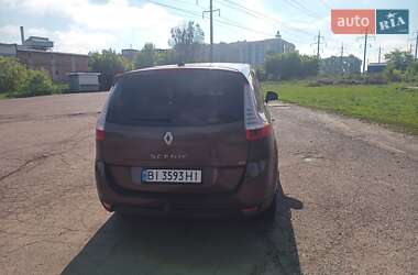 Минивэн Renault Grand Scenic 2009 в 