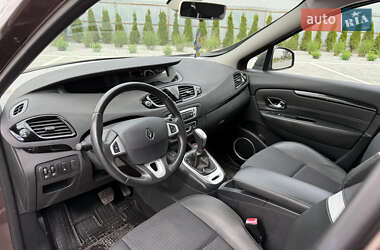 Минивэн Renault Grand Scenic 2012 в 
