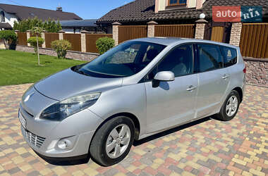 Минивэн Renault Grand Scenic 2011 в 