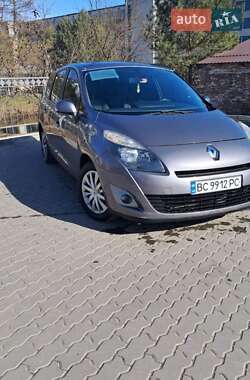 Минивэн Renault Grand Scenic 2011 в 