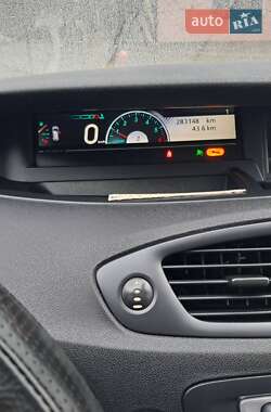 Минивэн Renault Grand Scenic 2011 в 