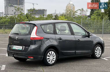 Минивэн Renault Grand Scenic 2010 в 
