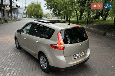 Мінівен Renault Grand Scenic 2011 в 