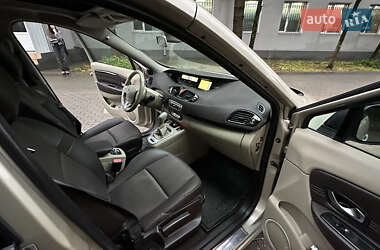 Мінівен Renault Grand Scenic 2011 в 