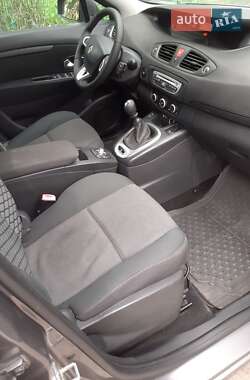 Минивэн Renault Grand Scenic 2011 в 