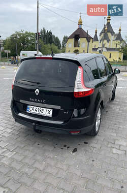 Минивэн Renault Grand Scenic 2011 в 