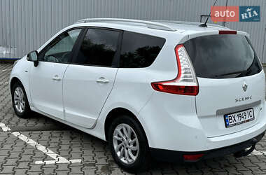 Минивэн Renault Grand Scenic 2015 в 