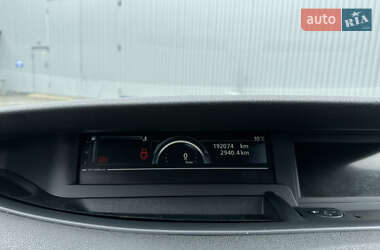 Минивэн Renault Grand Scenic 2015 в 