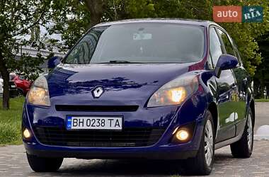 Минивэн Renault Grand Scenic 2010 в 