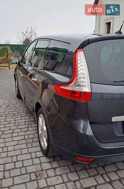 Минивэн Renault Grand Scenic 2011 в 