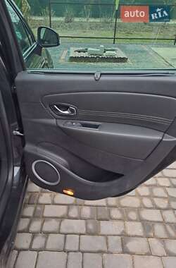 Минивэн Renault Grand Scenic 2011 в 