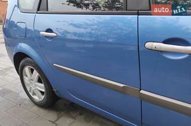 Минивэн Renault Grand Scenic 2005 в 