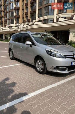 Минивэн Renault Grand Scenic 2012 в 