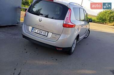 Минивэн Renault Grand Scenic 2016 в 