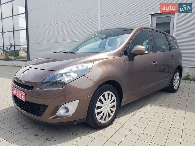 Минивэн Renault Grand Scenic 2009 в 