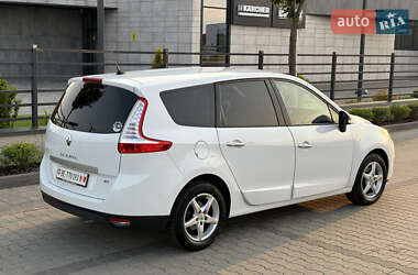 Минивэн Renault Grand Scenic 2011 в 