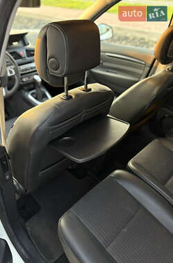 Минивэн Renault Grand Scenic 2011 в 