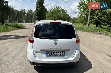 Минивэн Renault Grand Scenic 2011 в 