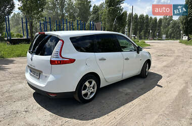 Минивэн Renault Grand Scenic 2011 в 