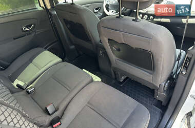Минивэн Renault Grand Scenic 2011 в 