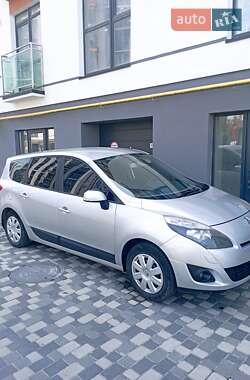 Минивэн Renault Grand Scenic 2010 в 
