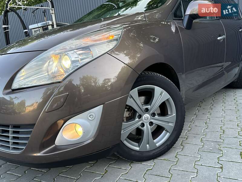 Мінівен Renault Grand Scenic 2010 в Дрогобичі
