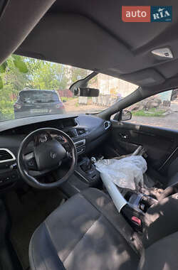 Минивэн Renault Grand Scenic 2013 в 