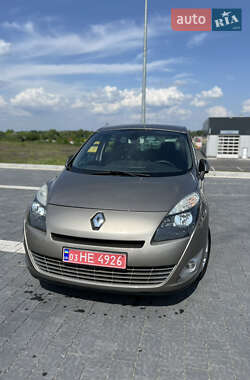 Минивэн Renault Grand Scenic 2009 в 