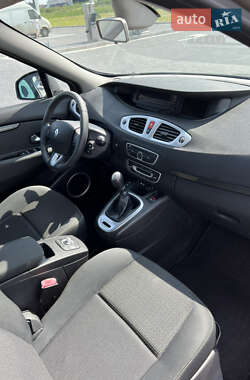 Минивэн Renault Grand Scenic 2009 в 