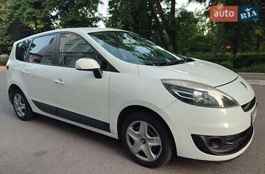 Минивэн Renault Grand Scenic 2012 в 
