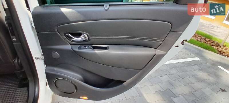 Минивэн Renault Grand Scenic 2011 в Святопетровское