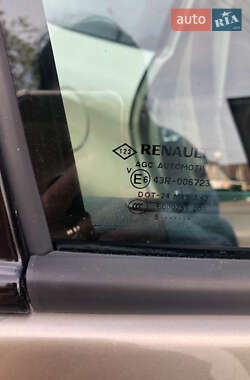 Минивэн Renault Grand Scenic 2016 в 