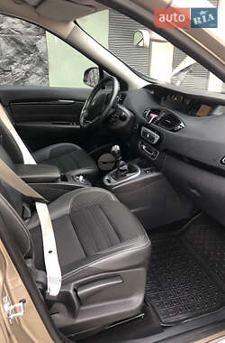 Минивэн Renault Grand Scenic 2016 в 