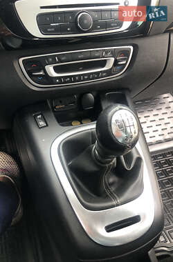 Минивэн Renault Grand Scenic 2016 в 