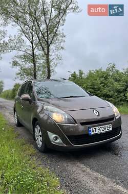 Минивэн Renault Grand Scenic 2010 в 