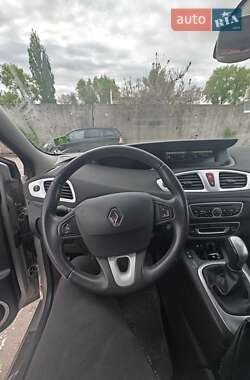 Минивэн Renault Grand Scenic 2009 в 