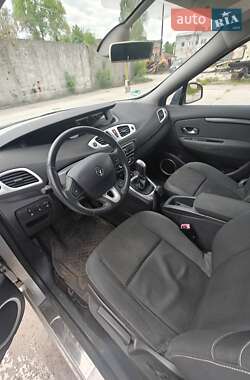 Минивэн Renault Grand Scenic 2009 в 