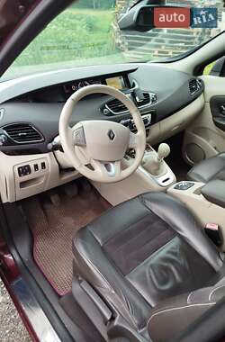 Мінівен Renault Grand Scenic 2012 в 