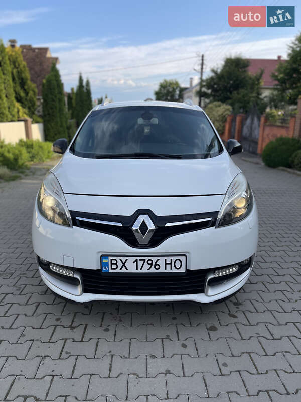 Минивэн Renault Grand Scenic 2015 в 
