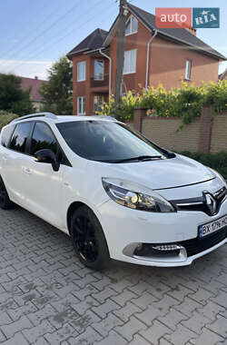 Минивэн Renault Grand Scenic 2015 в 