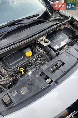 Минивэн Renault Grand Scenic 2015 в 